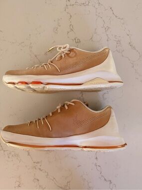 Nike Men's Nike KD 8 Vachetta leather basketball shoes. 10.5